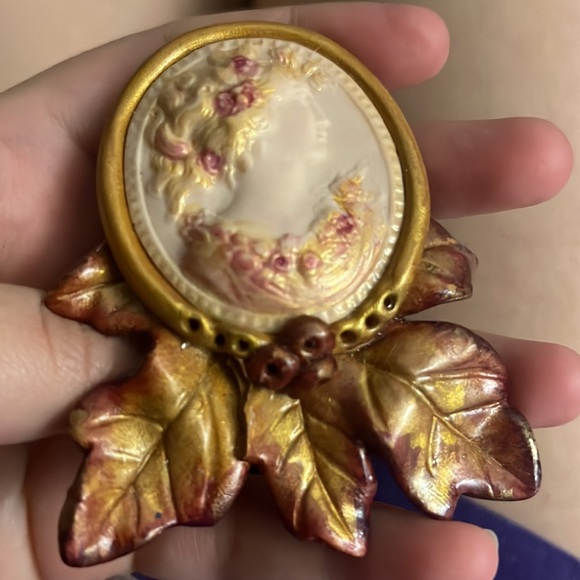 VINTAGE | Victorian Cameo Leaf leaves Large Equestrian Brooch Pin OOAK - Picture 4 of 4